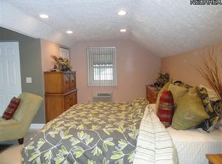 3802 W Pleasant Valley Rd, Parma, OH 44134