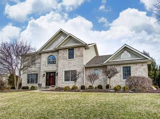 568 Valleyview Point Dr, Springboro, OH 45066