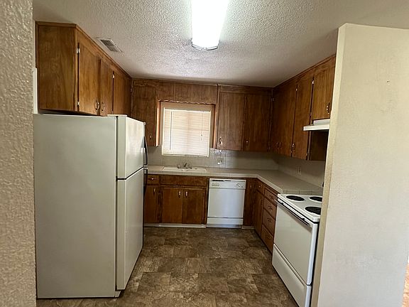 4th image of 6160 E Lathrop Rd