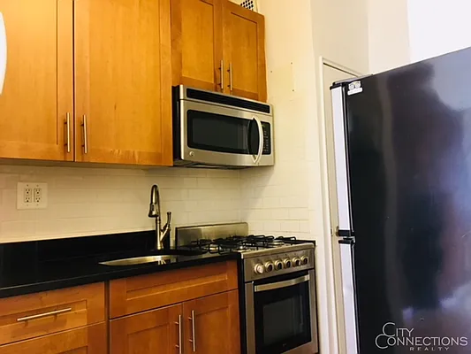 Rented by City Connections Realty | media 19