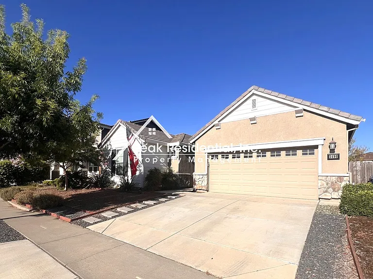 3490 Edington Dr — Photo 2
