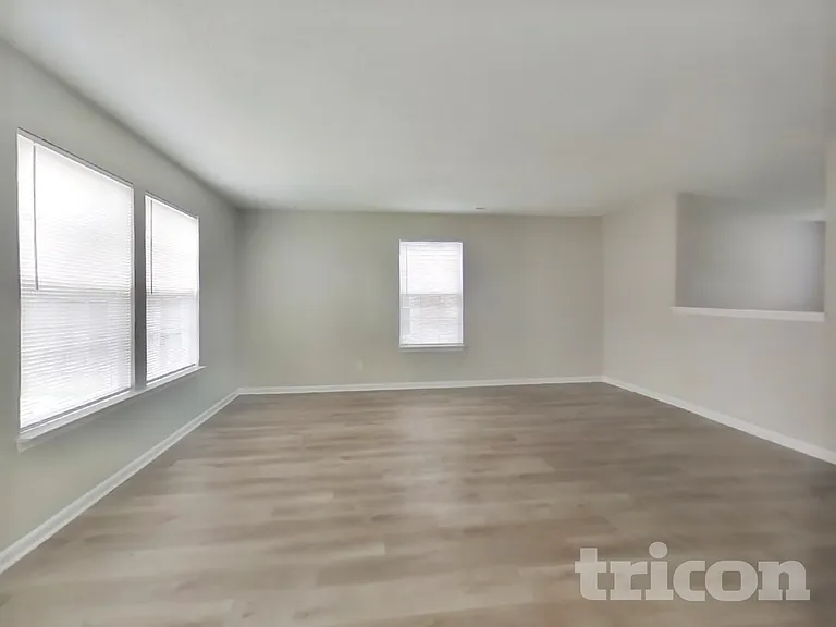 10907 Delphi Dr — Photo 3