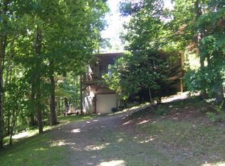 59 Hickory Ln, Warne, NC 28909