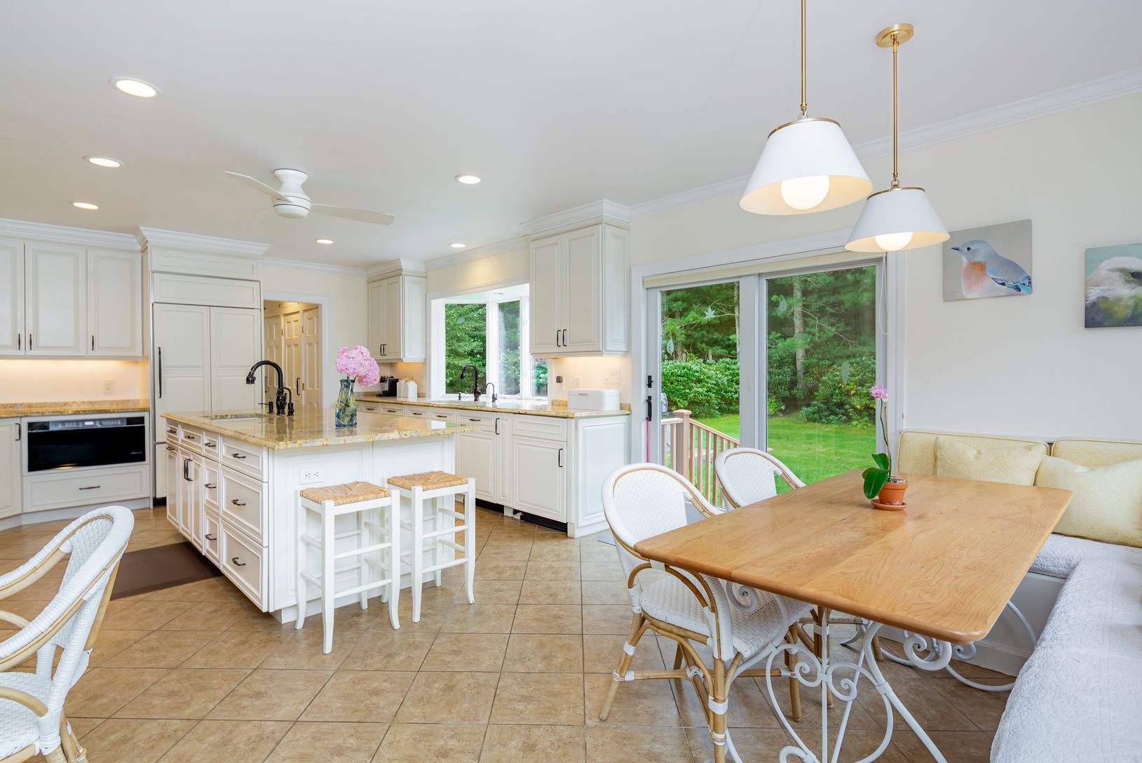  Banquette in kitchen 