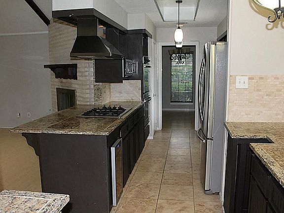 3rd image of 1818 Turtle Creek Dr