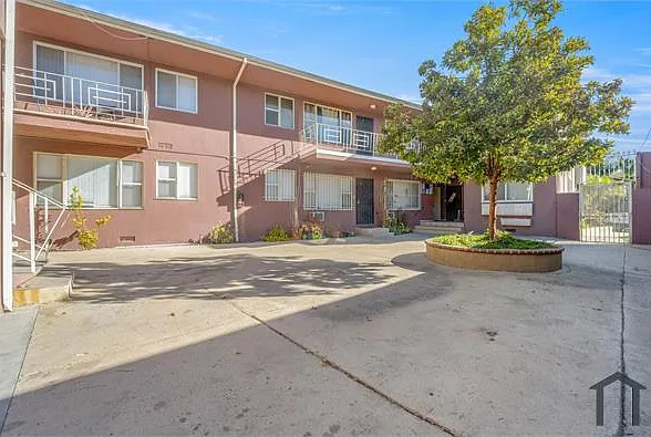 3907 Roxanne Ave #6