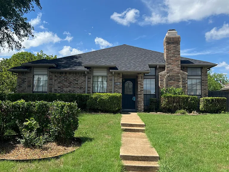 1109 Baxter Dr — Photo 1