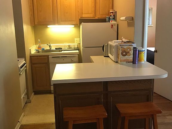 4th image of 801 W Madison St #5