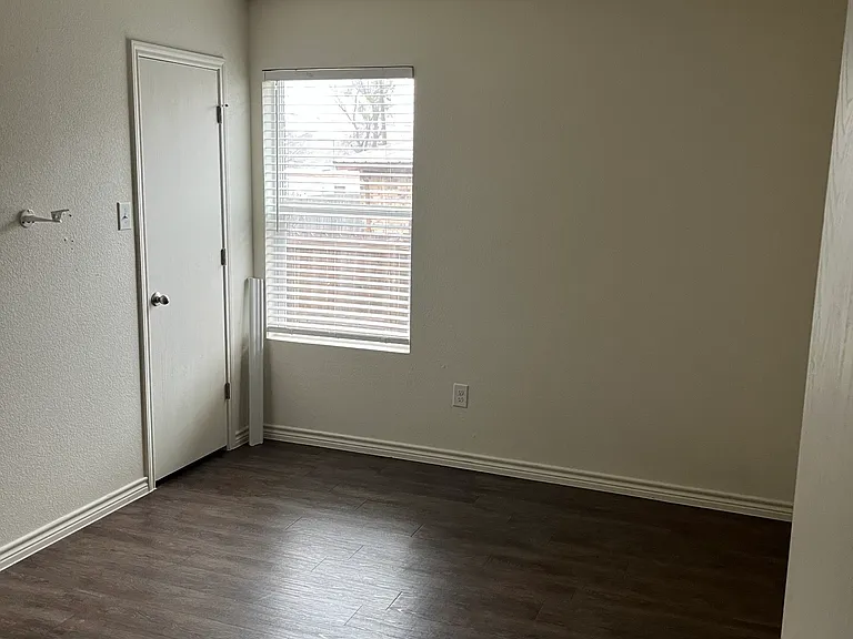 922 Maplewood St #B — Photo 11