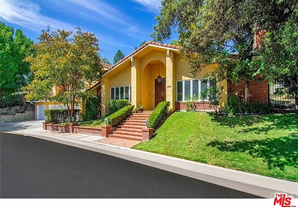 4949 Palomar Dr