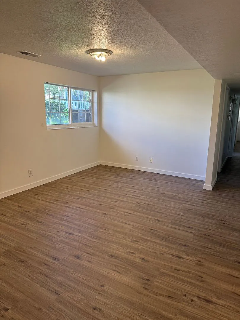 A Must See! Beautiful 3-Bedroom Apartment In Orem, Ut 1st Level — Photo 4