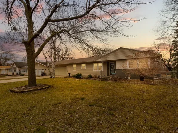 1817 Brookside Cir, Albert Lea, MN 56007