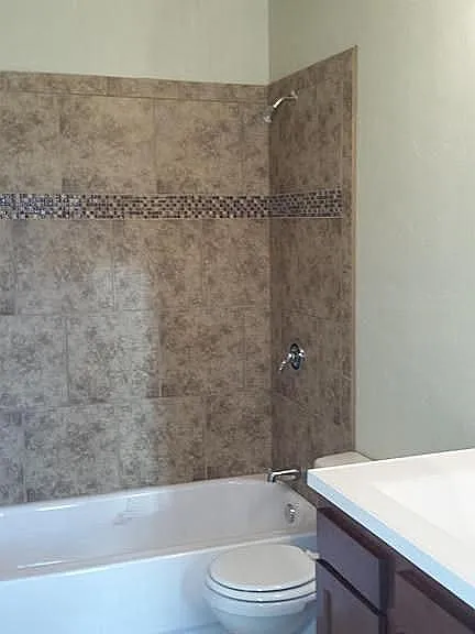 2125 N Euclid Ave — Photo 8