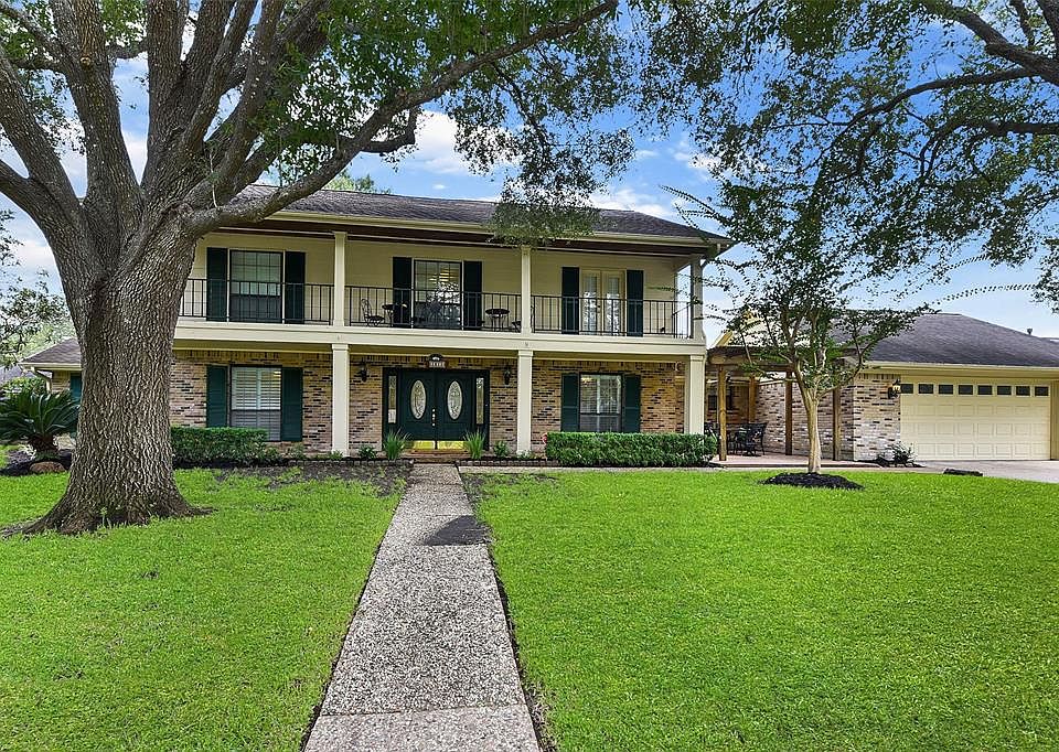 1st image of 3015 Golden Hills Ln