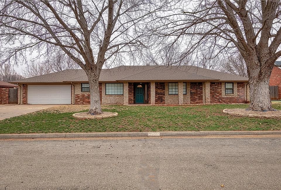 1st image of 906 Kathys Pl