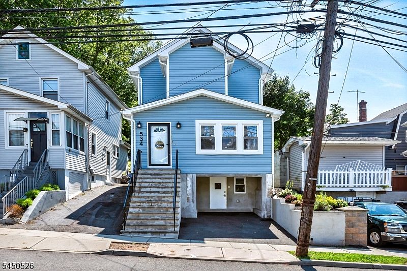 1st image of 534 White St
