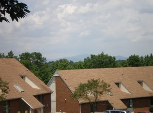 3355 Forest Ridge Rd, Roanoke, VA 24018