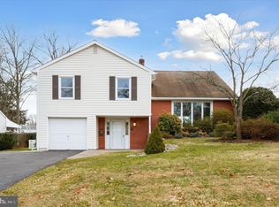 733 Saint Charles Ave, Warminster, PA 18974