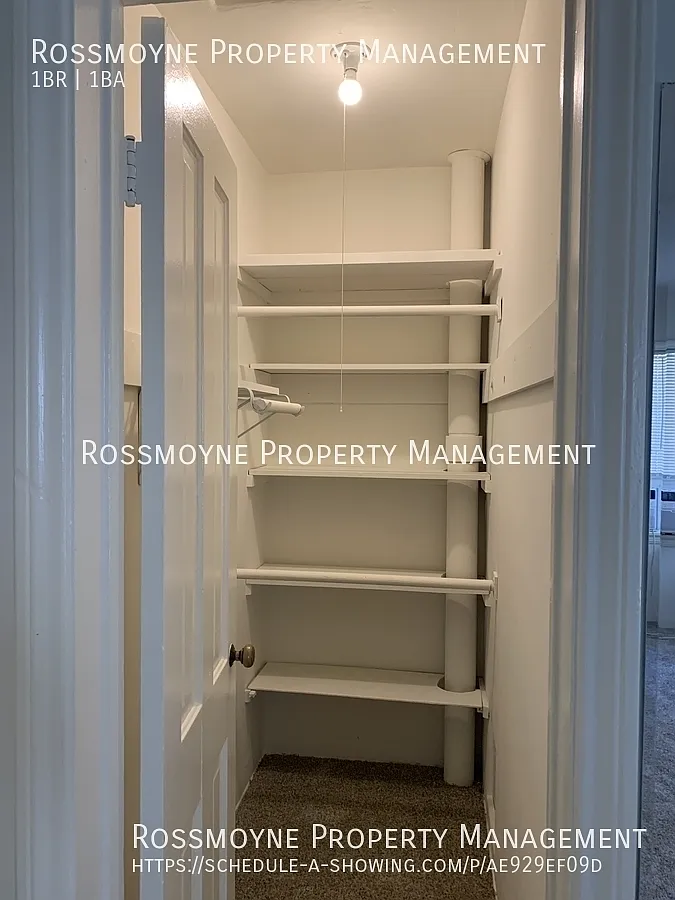 $1995.00 - 1 Bedroom/1 Bath Stand-Alone back unit (Glendale) — Photo 4