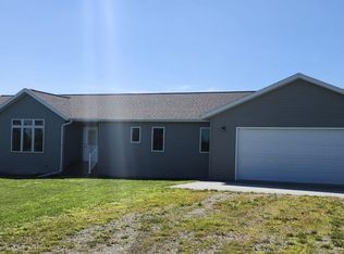 220 Lilac Cir, Forman, ND 58032