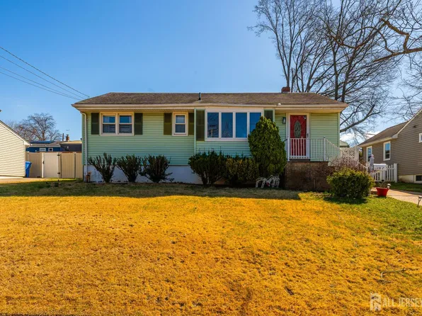 162 Rutherford Ave, Woodbridge, NJ 07095