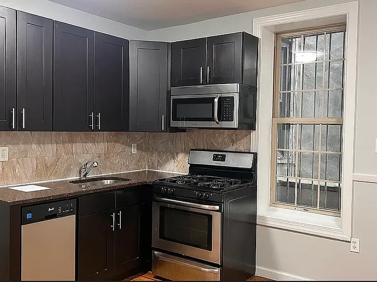 329 Lenox Ave #2C — Photo 2