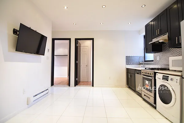 Rented by Bohemia Realty Group | media 19