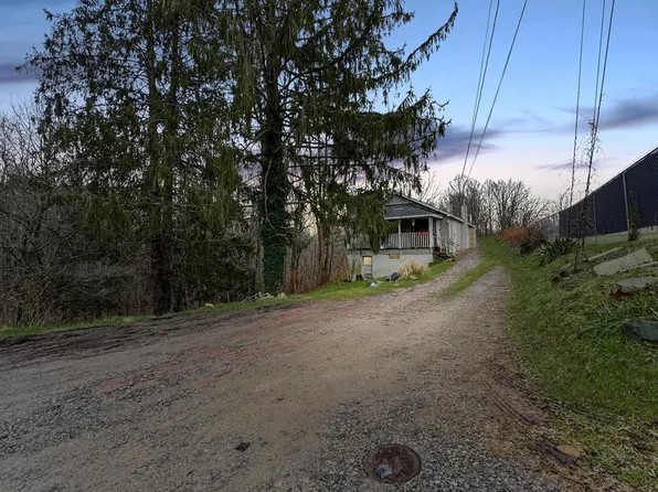 335 Lynwinn Rd, Coal City, WV 25823