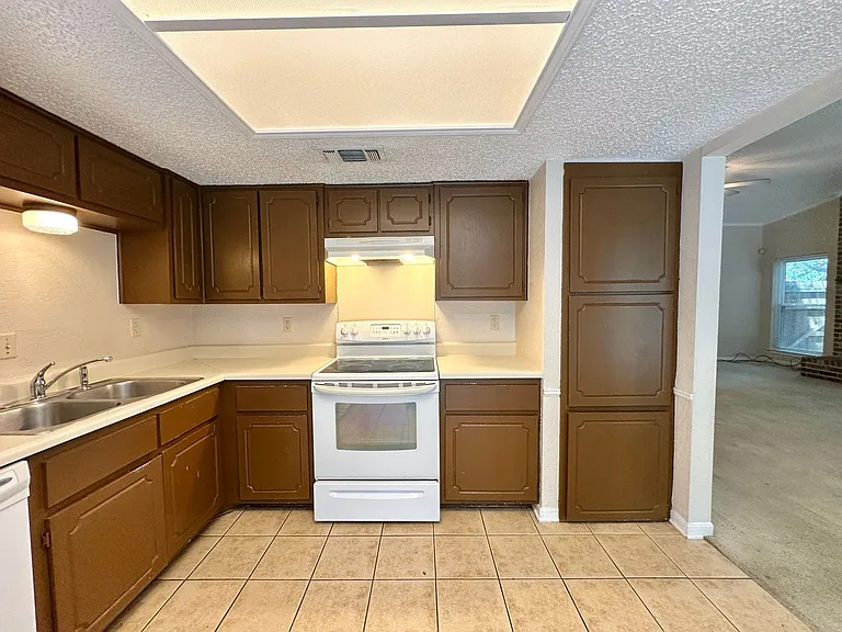 1003 Beaver Trl — Photo 12