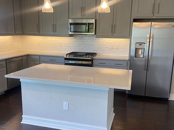 4th image of 5351 Bridge St #1