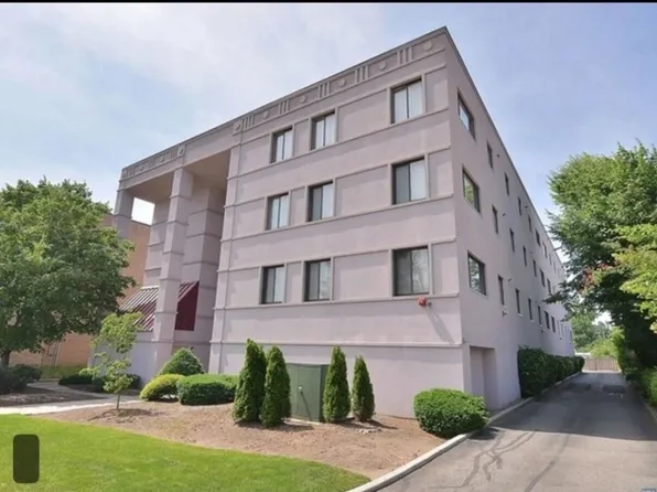 200 Paterson Ave, East Rutherford Boro, NJ 07073