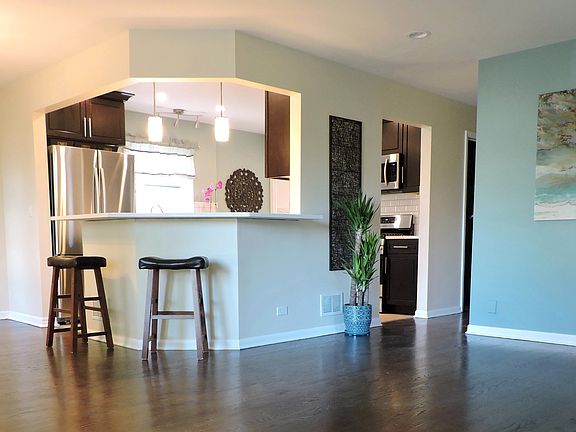 3rd image of 531 Leamington Ave
