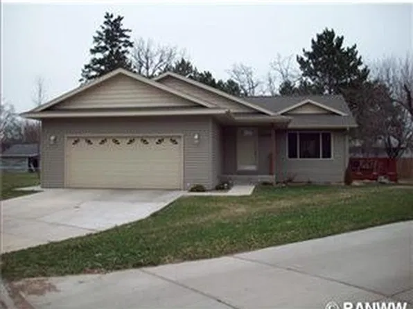 2939 Wellington Dr W, Eau Claire, WI 54703