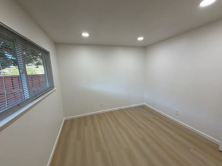 252 Superior Dr — Photo 12