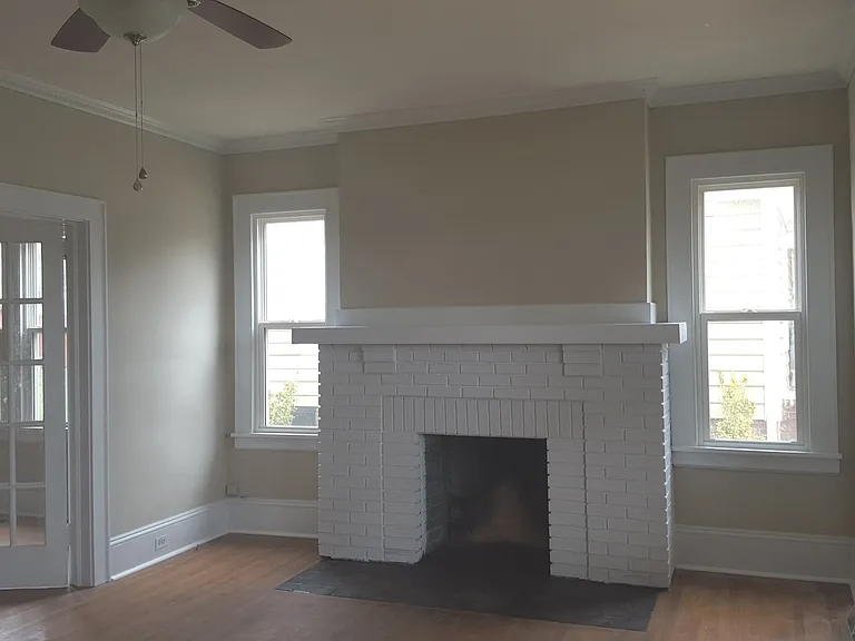 900 Walnut Ave — Photo 2