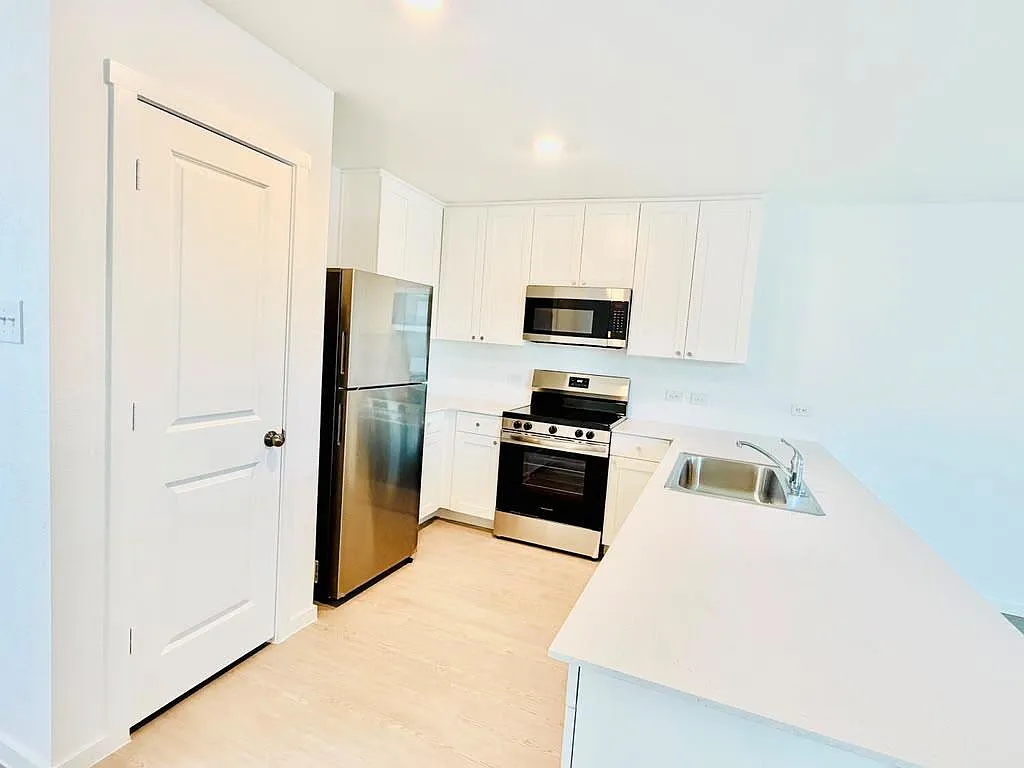 4 bed, 2.0 bath, 1483 sqft, $1,695 — Photo 2