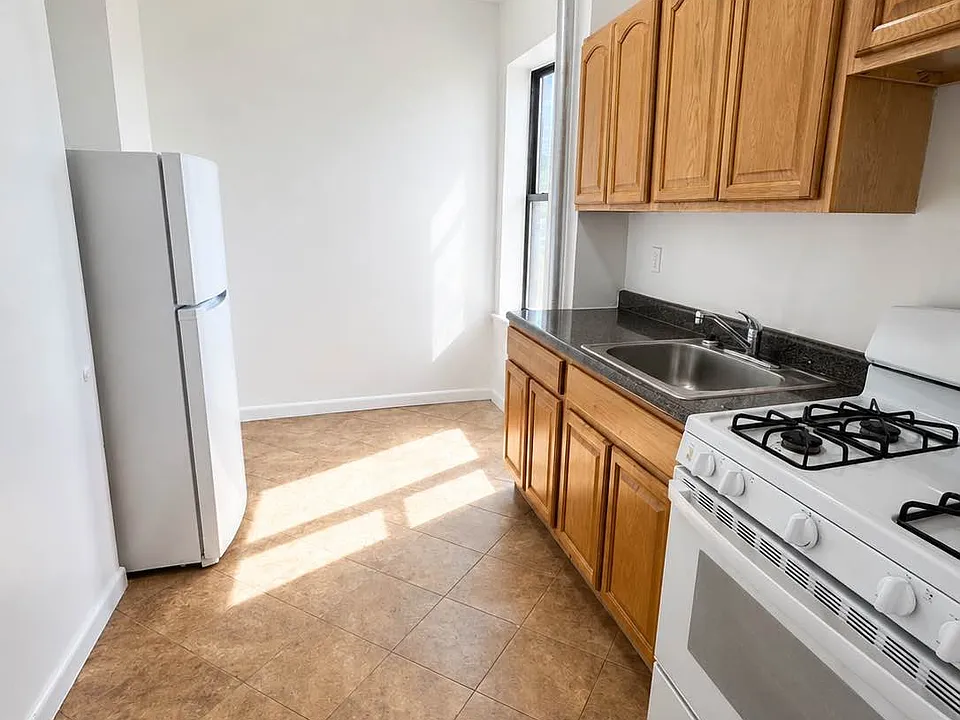 2095 Grand Concourse #25