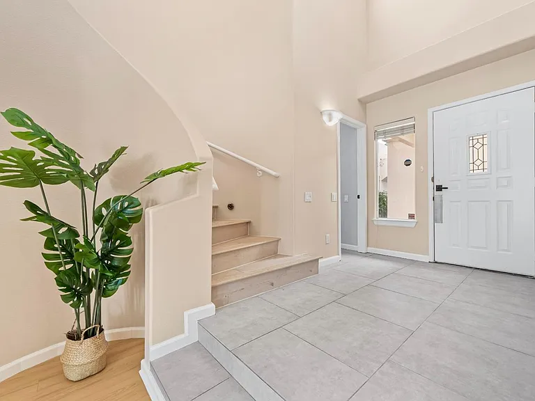 856 Lakeshore Dr — Photo 14