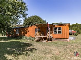 537 Yancey Rd, Arnoldsville, GA 30619