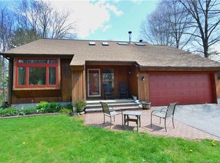 7 Spring Hill Rd, Woodstock Valley, CT 06282