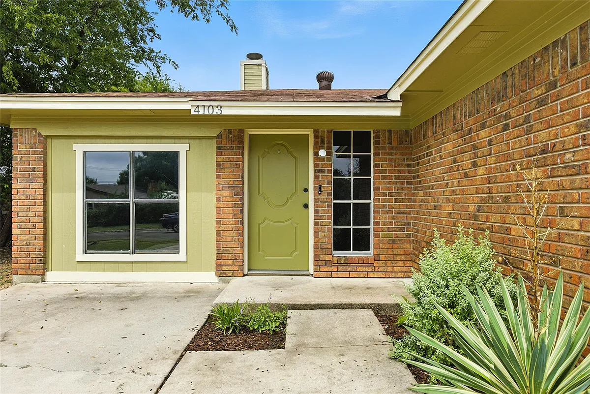 Building Photo - 4103 Koala Dr