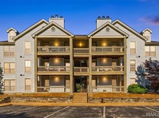 1445 Whispering Creek Dr APT J, Ballwin, MO 63021