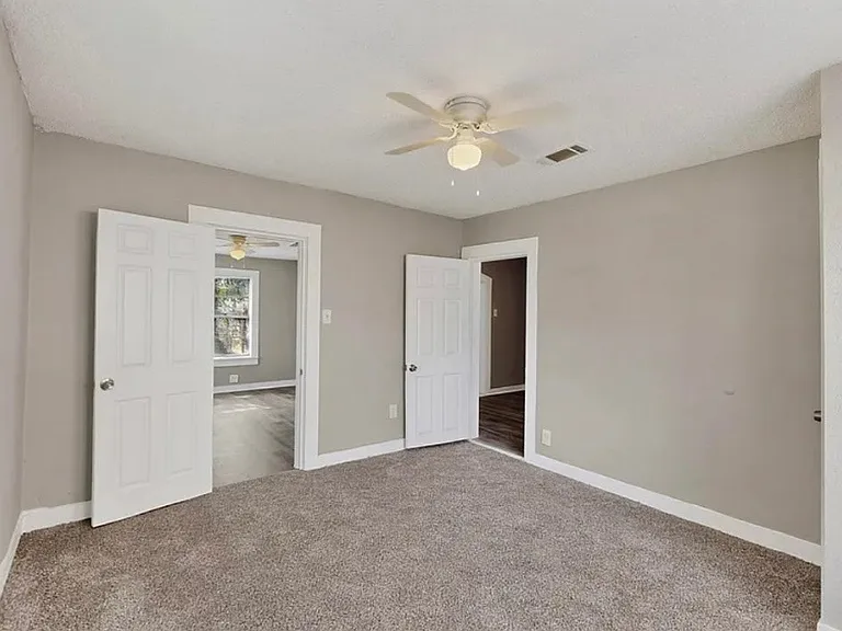 3515 Kenilworth St — Photo 6
