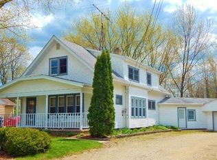 641 E Main St, Waterford, WI 53185