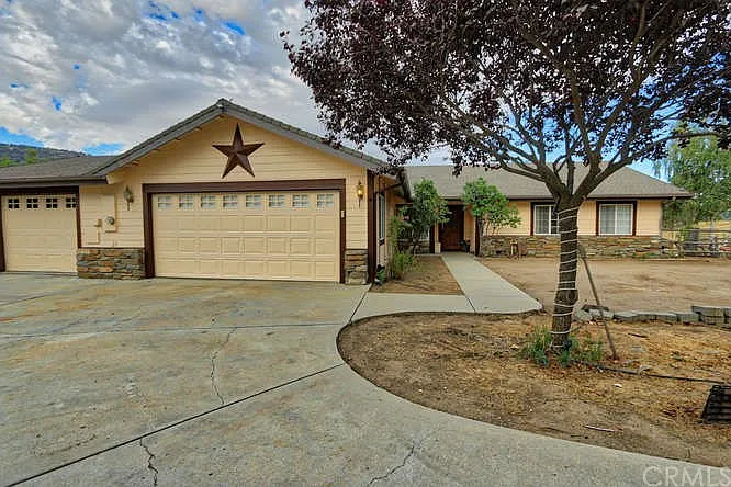 23480 Dart Dr photo 1