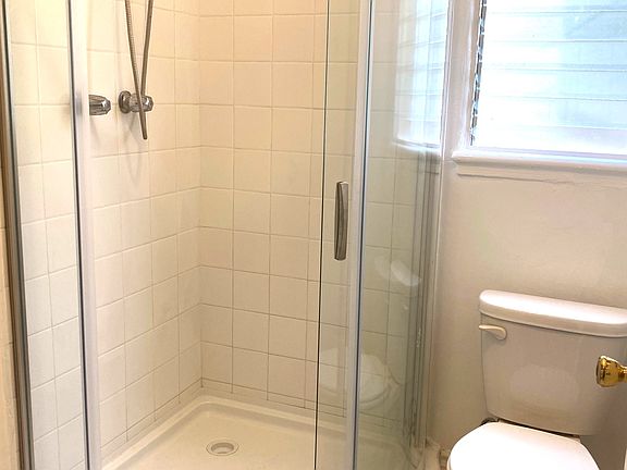 4th image of 10625.5 Kinnard Ave #10625.5