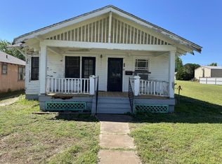 610 Noble St, Perry, OK 73077
