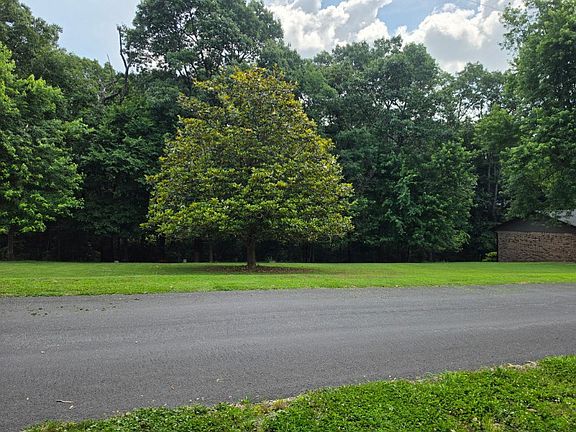 2nd image of 6 Ettington Ln #6
