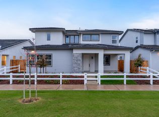 364 Peters Ln S, Madera, CA 93636