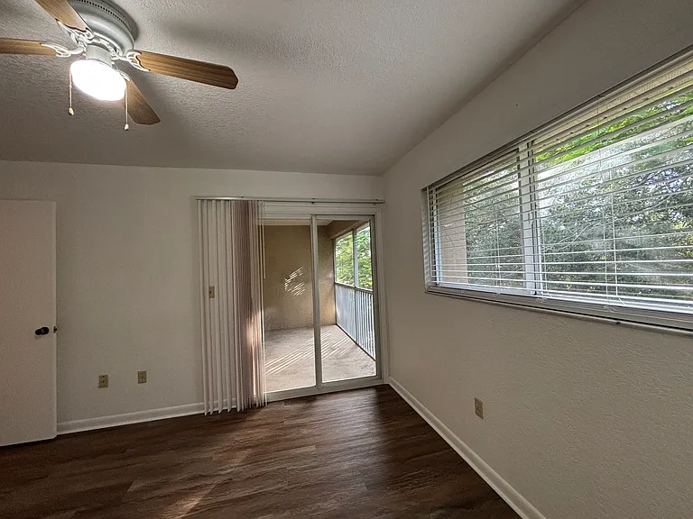 2845 Magdalina Dr — Photo 24